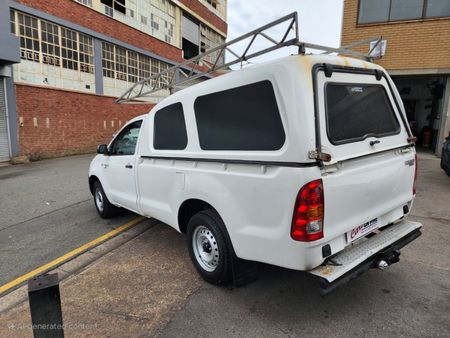 2009-Toyota-Hilux-20-VVTi-Single-Cab_4
