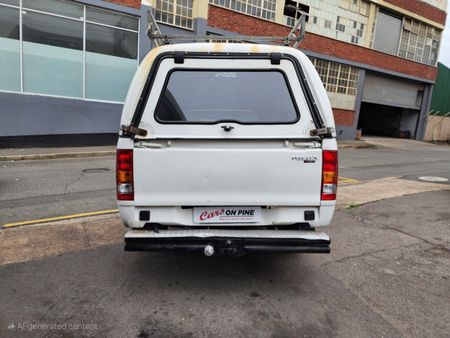 2009-Toyota-Hilux-20-VVTi-Single-Cab_5