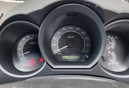 2009-Toyota-Hilux-20-VVTi-Single-Cab_8