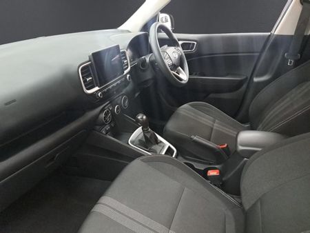 2024-Hyundai-Venue-12-Motion_14