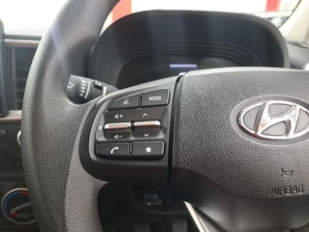 2024-Hyundai-Venue-12-Motion_15