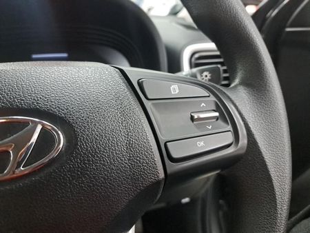 2024-Hyundai-Venue-12-Motion_16