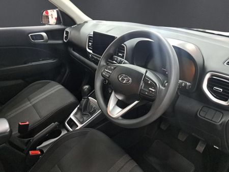 2024-Hyundai-Venue-12-Motion_8