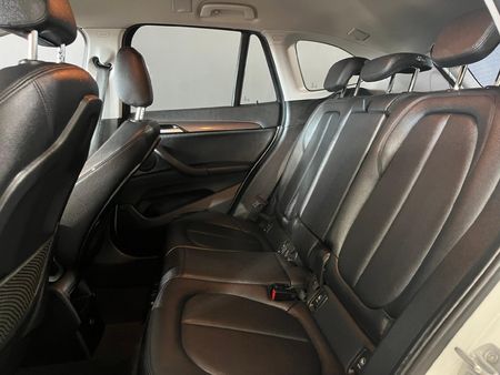 2017-BMW-X1-sDrive20i-Sport-Line-Auto_9