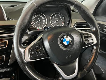 2017-BMW-X1-sDrive20i-Sport-Line-Auto_10
