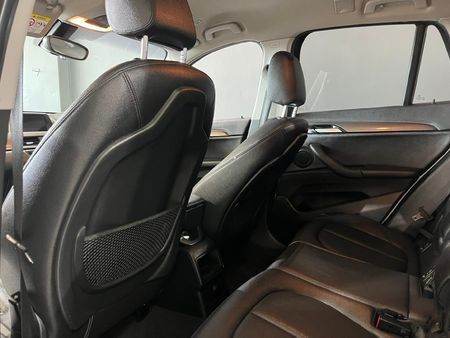 2017-BMW-X1-sDrive20i-Sport-Line-Auto_8