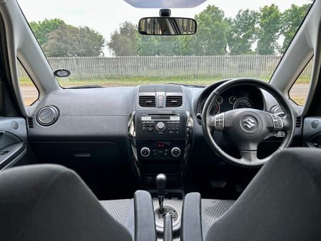 2013-Suzuki-SX4-20-Auto_10
