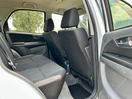 2013-Suzuki-SX4-20-Auto_16