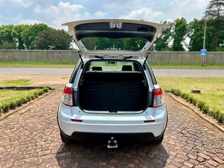 2013-Suzuki-SX4-20-Auto_18