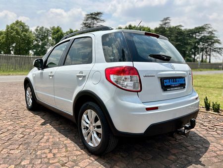 2013-Suzuki-SX4-20-Auto_5