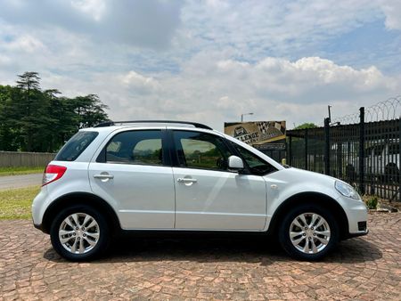 2013-Suzuki-SX4-20-Auto_6