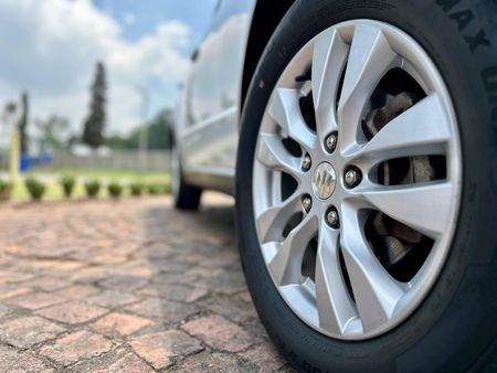 2013-Suzuki-SX4-20-Auto_8