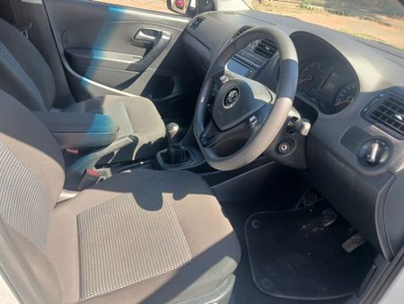 2023-Volkswagen-Polo-Vivo-14-Comfortline-5-dr_9