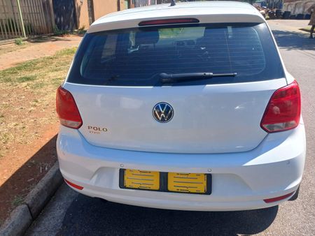 2023-Volkswagen-Polo-Vivo-14-Comfortline-5-dr_5