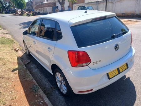 2023-Volkswagen-Polo-Vivo-14-Comfortline-5-dr_6