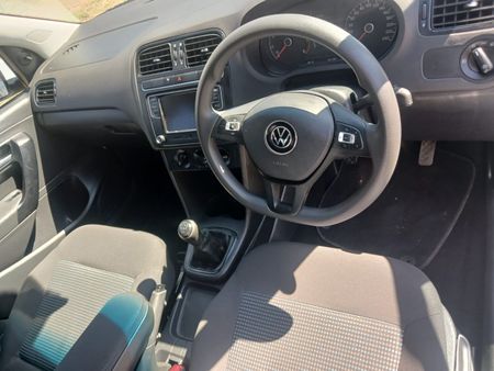 2023-Volkswagen-Polo-Vivo-14-Comfortline-5-dr_7