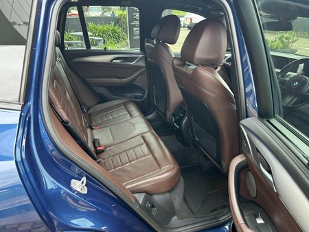 2021-BMW-X3-M40d_7