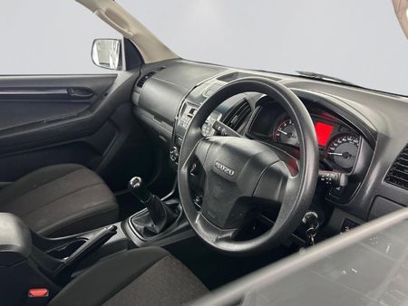 2022-Isuzu-D-Max-250-HO-Hi-Rider-Double-Cab_17