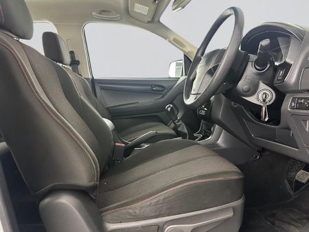 2022-Isuzu-D-Max-250-HO-Hi-Rider-Double-Cab_9