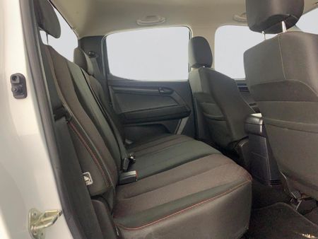 2022-Isuzu-D-Max-250-HO-Hi-Rider-Double-Cab_15