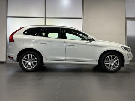 2017-Volvo-XC60-T5-Momentum-Auto-AWD_9