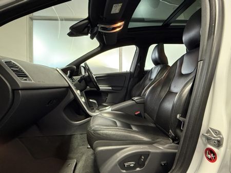 2017-Volvo-XC60-T5-Momentum-Auto-AWD_12