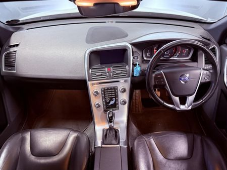 2017-Volvo-XC60-T5-Momentum-Auto-AWD_14