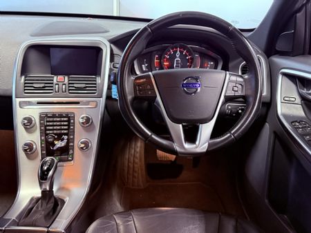 2017-Volvo-XC60-T5-Momentum-Auto-AWD_15