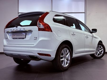 2017-Volvo-XC60-T5-Momentum-Auto-AWD_8
