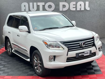2013-Lexus-LX-570_0
