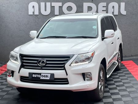2013-Lexus-LX-570_1