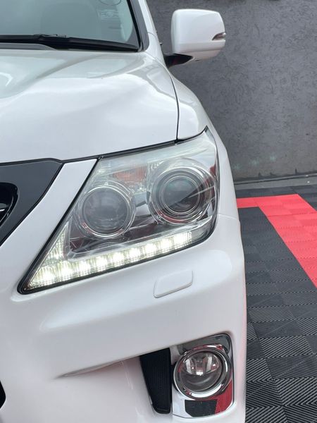 2013-Lexus-LX-570_6