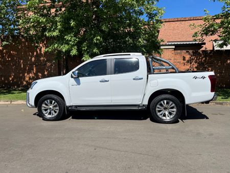 2022-Isuzu-D-Max-300-LX-4x4-Auto-Double-Cab_4