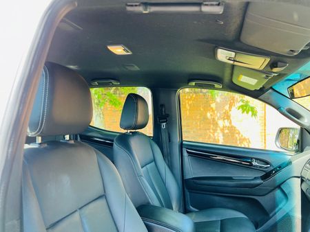 2022-Isuzu-D-Max-300-LX-4x4-Auto-Double-Cab_7