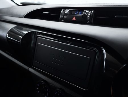 2025-Toyota-Hilux-20-VVTi-S-Single-Cab_11