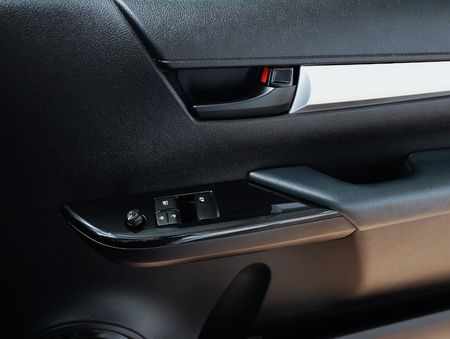 2025-Toyota-Hilux-20-VVTi-S-Single-Cab_17