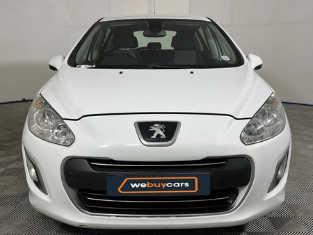 2012-Peugeot-308-16-HDi-Premium_12