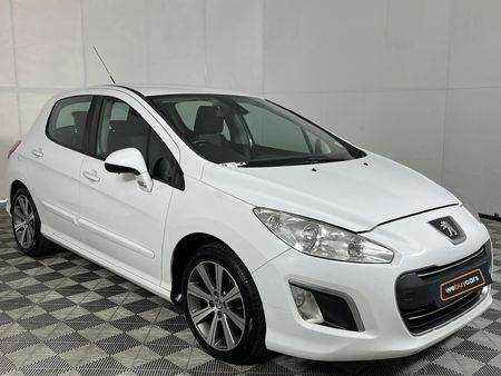 2012-Peugeot-308-16-HDi-Premium_13