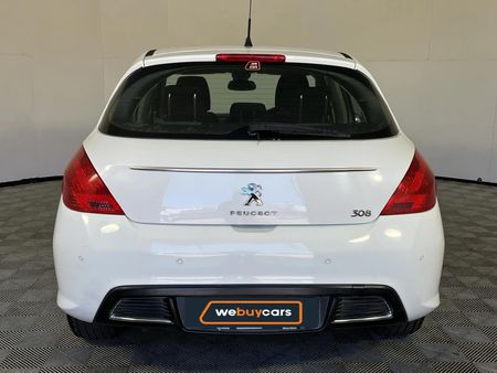 2012-Peugeot-308-16-HDi-Premium_15