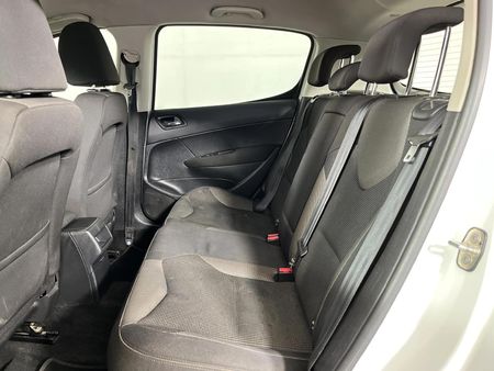 2012-Peugeot-308-16-HDi-Premium_3