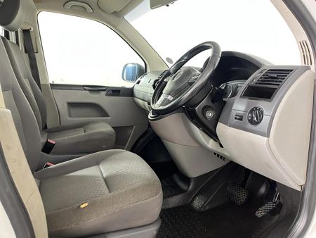 2015-Volkswagen-Transporter-20-BiTDI-Crew-Bus-LWB-132kW-4Motion-Auto-Panel_9