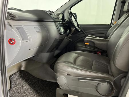 2005-Mercedes-Benz-Vito-115-CDI-CrewBus_7