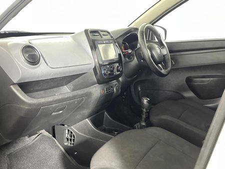 2017-Renault-Kwid-10-Expression_6