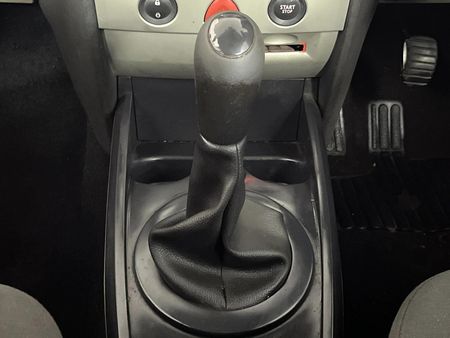 2004-Renault-Megane-II-16-Sedan-Expression_9