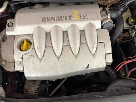 2004-Renault-Megane-II-16-Sedan-Expression_11
