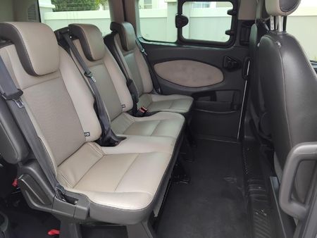 2015-Ford-Tourneo-Custom-LTD-22-TDCi-SWB-114kW_4