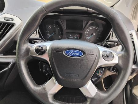 2015-Ford-Tourneo-Custom-LTD-22-TDCi-SWB-114kW_5