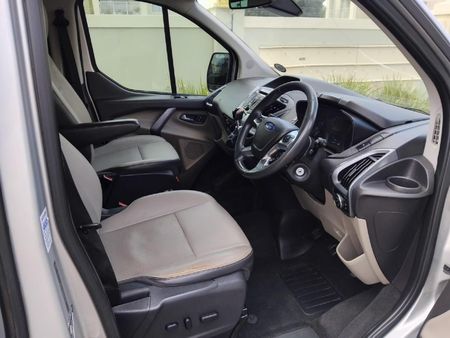 2015-Ford-Tourneo-Custom-LTD-22-TDCi-SWB-114kW_7