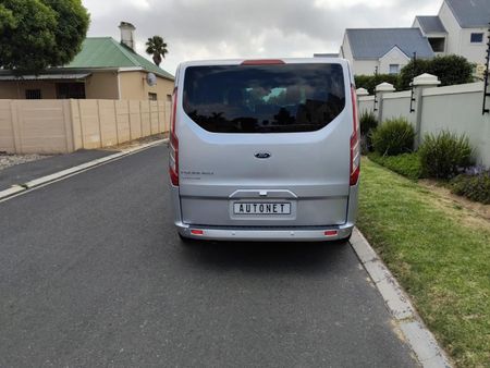 2015-Ford-Tourneo-Custom-LTD-22-TDCi-SWB-114kW_8