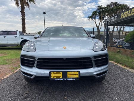 2020-Porsche-Cayenne-Coupe_2